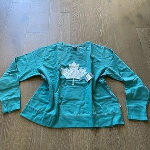 Eddie Bauer maple leaf crew neck sweatshirt